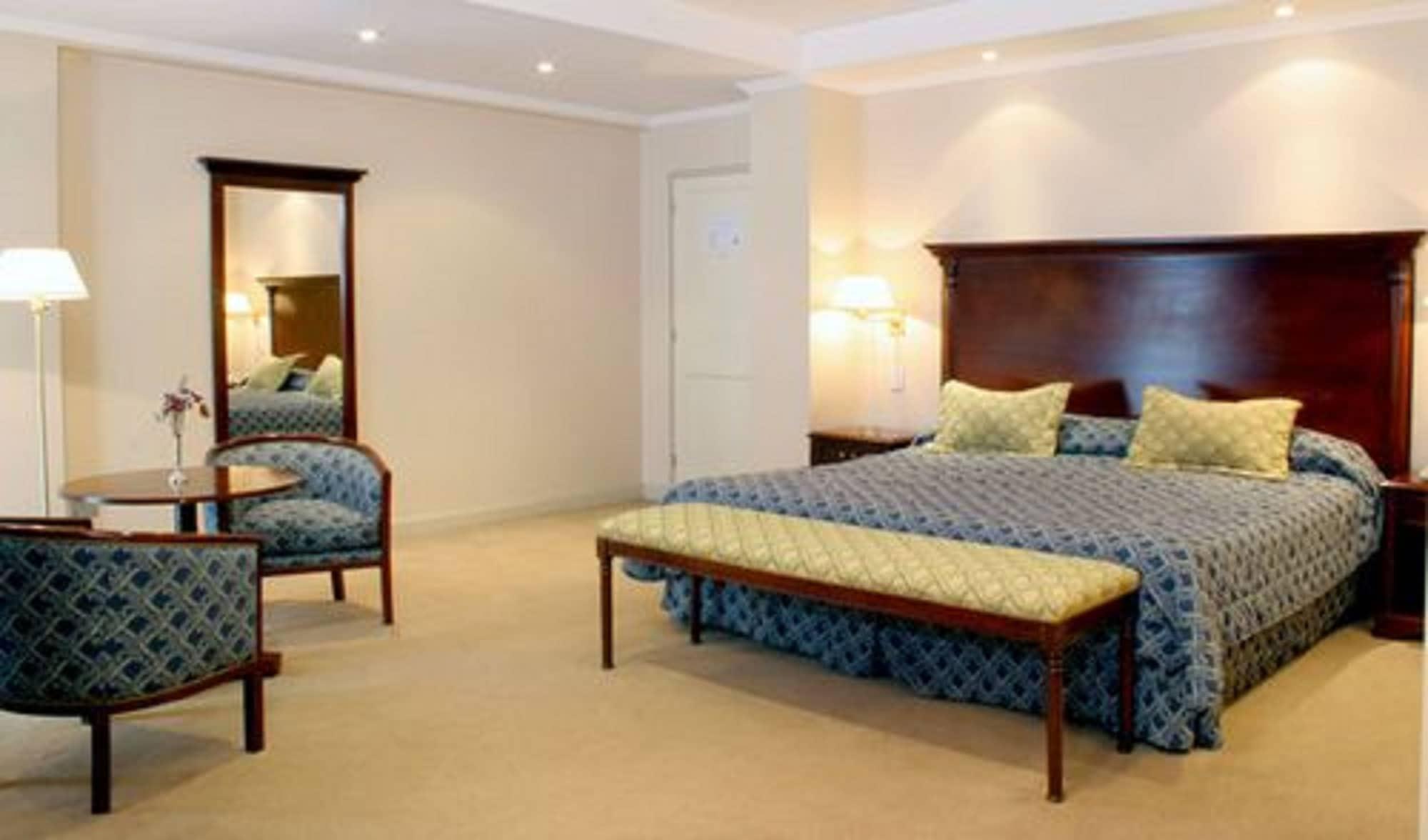 Provincial Plaza Hotel Salta Esterno foto