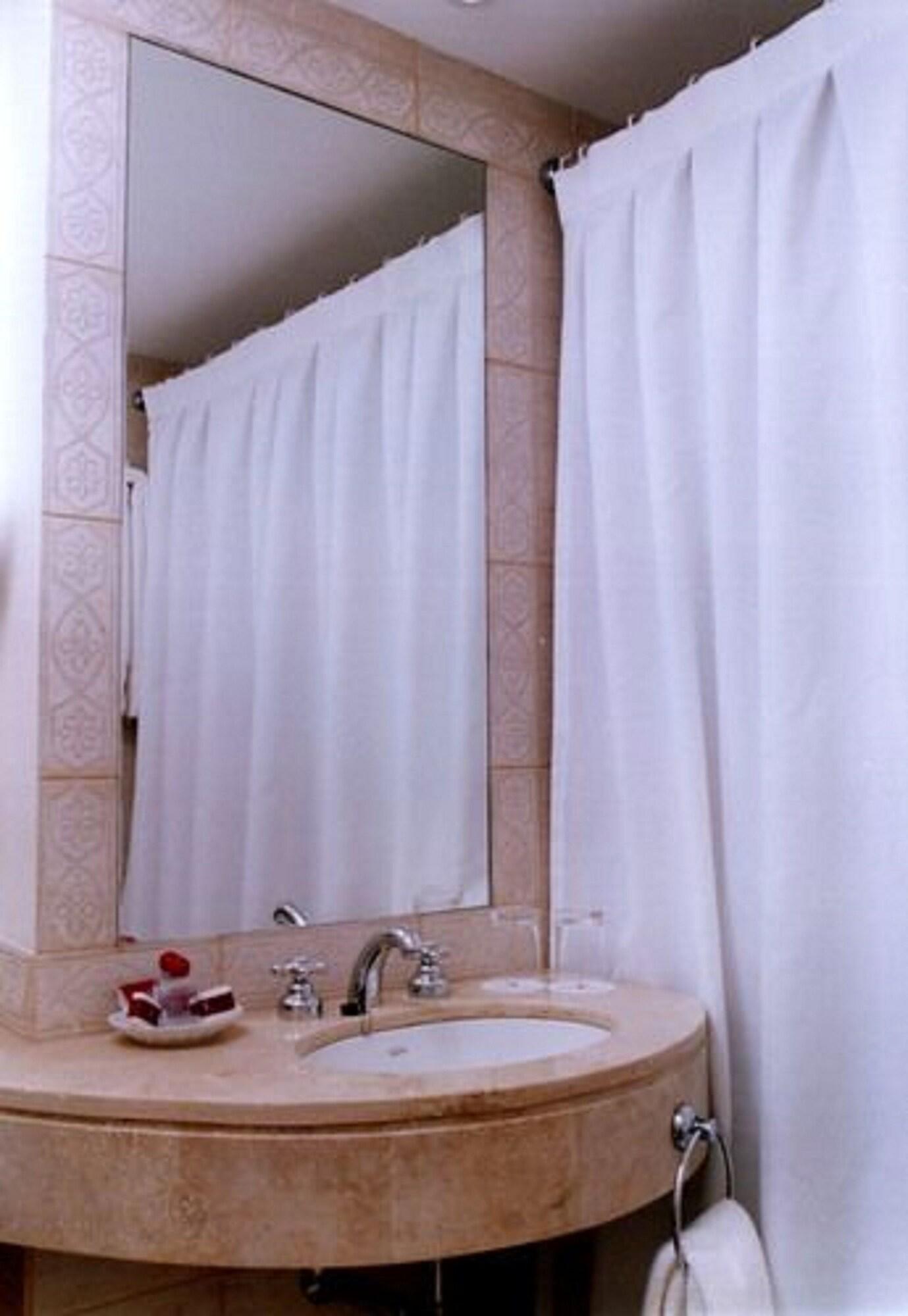 Provincial Plaza Hotel Salta Esterno foto