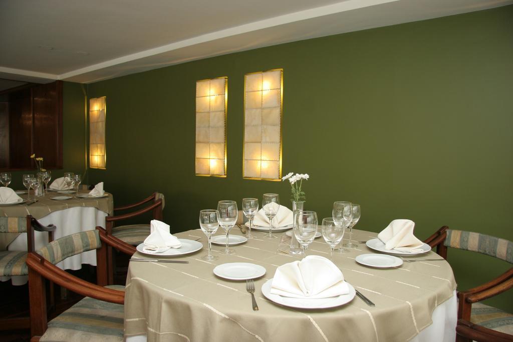 Provincial Plaza Hotel Salta Esterno foto