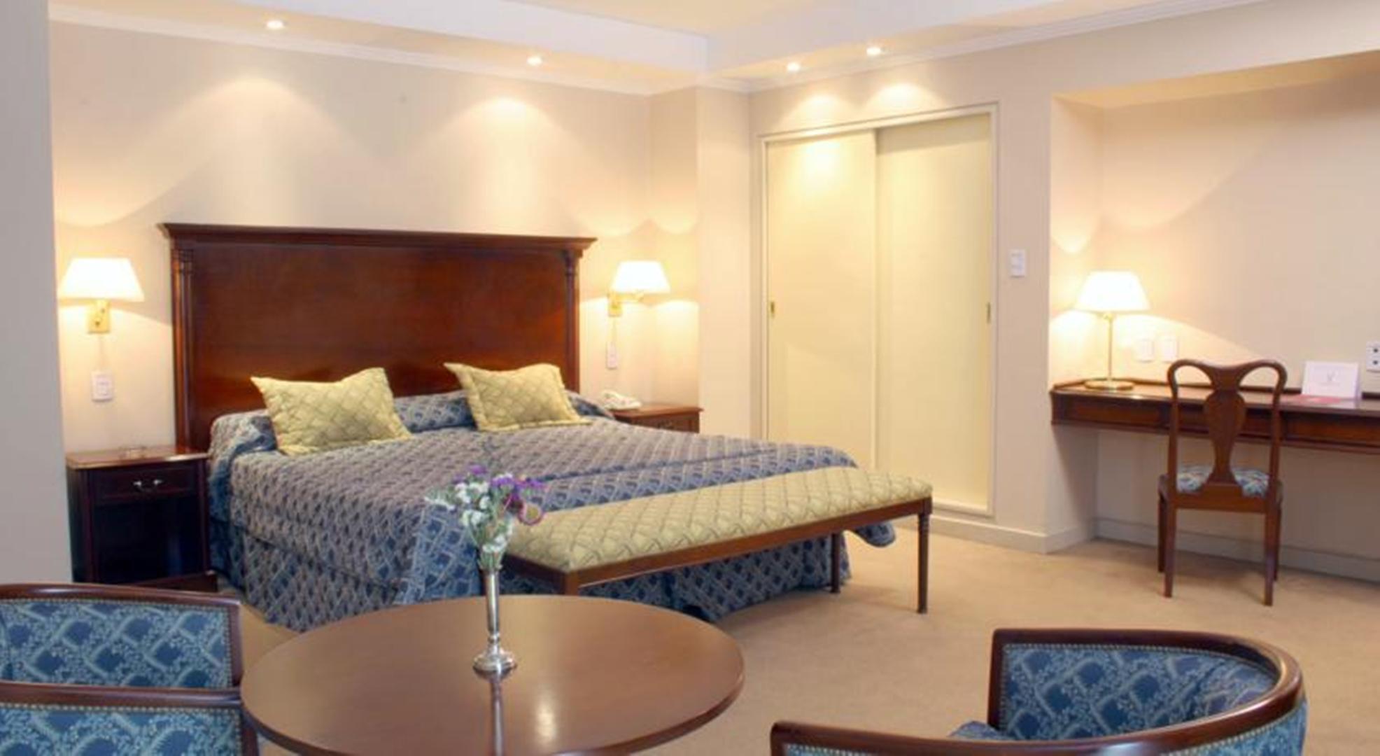 Provincial Plaza Hotel Salta Esterno foto
