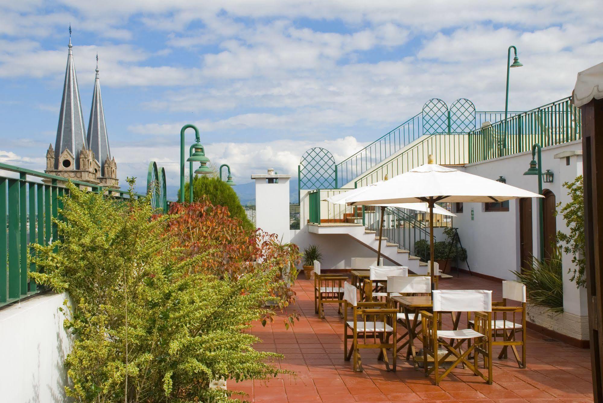 Provincial Plaza Hotel Salta Esterno foto